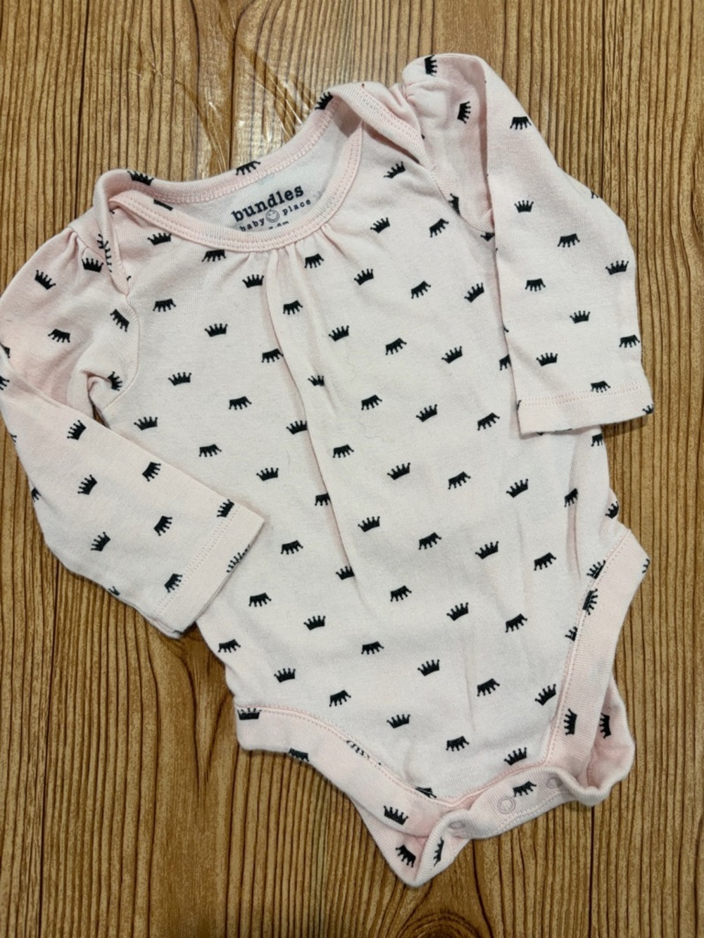 7/$20 Bundles Baby Place Baby Pink Crown-Print Long Sleeve One-Piece Cotton